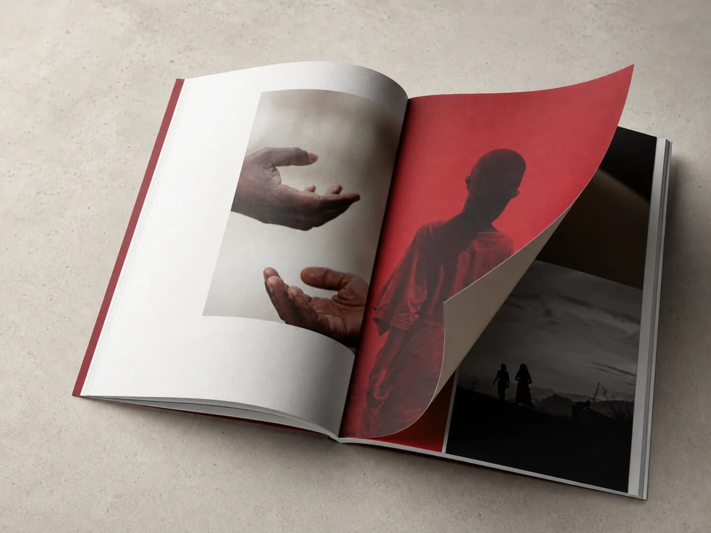 Majalah cetak terbuka dengan ilustrasi editorial.