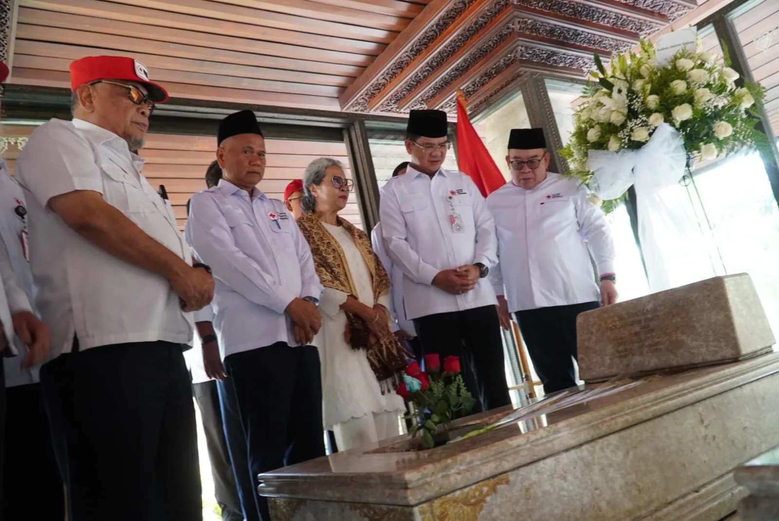 Ziarah ke makam Bung Hatta dalam rangka HUT ke-81 PMI