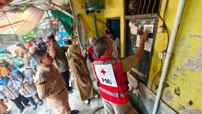 Rangkaian HUT PMI Ke-81, PMI Jakarta Timur Dukung Program Sanitasi Total Berbasis Masyarakat di Cipinang